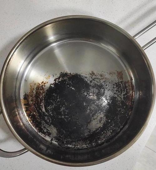 锅烧糊了上面黑的怎么去掉的相关图片